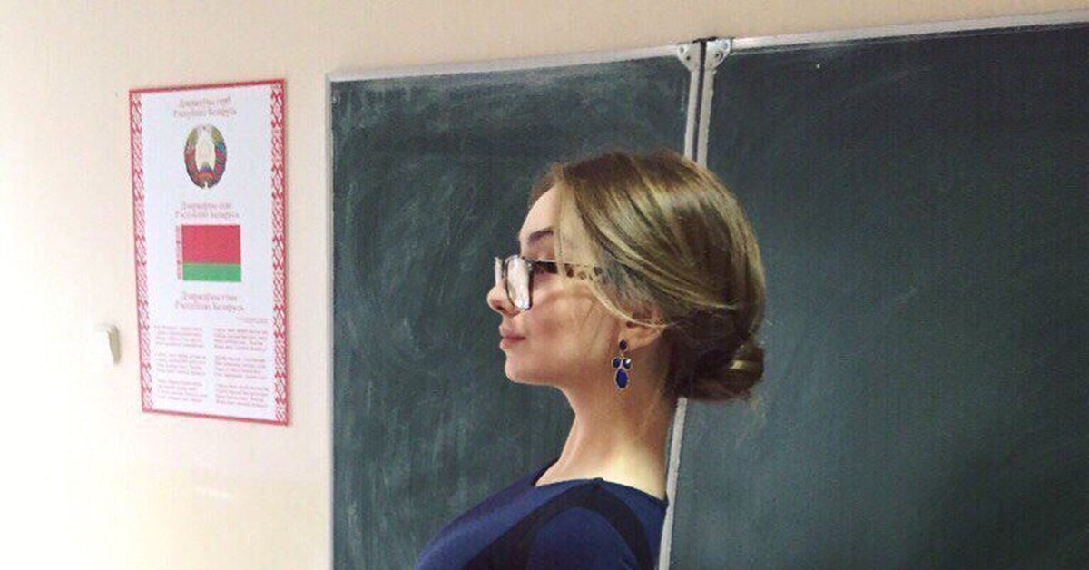 Русская студентка отсасывает парню который учит конспект