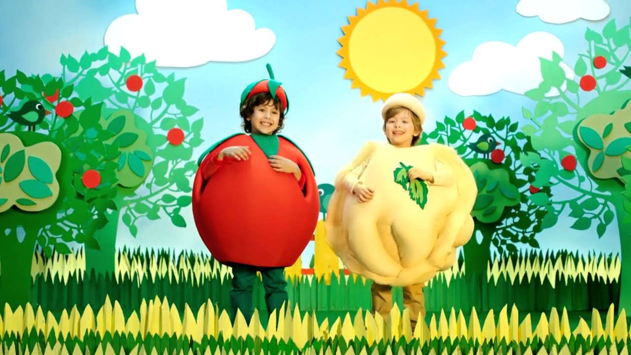 А я томат реклама. Фруктовый сад реклама. Реклама сока фруктовый сад а я томат. Реклама сока фруктовый сад. Реклама фруктовый сад с детьми а я томат.