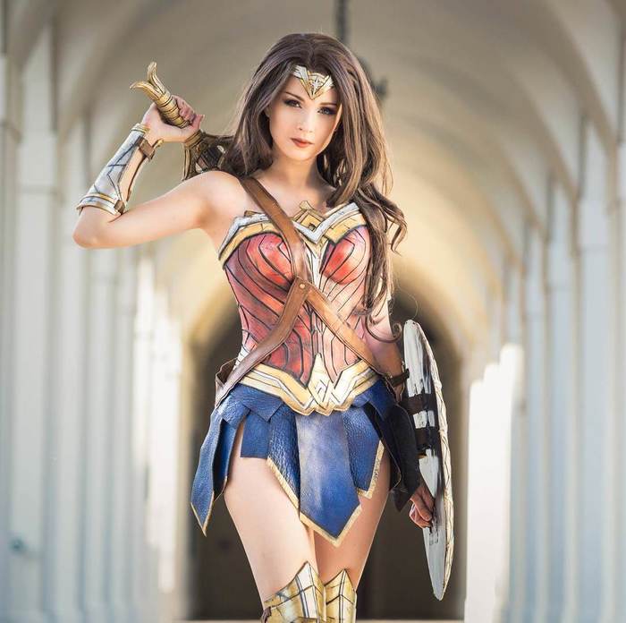 Wonder Woman - by - Hendo