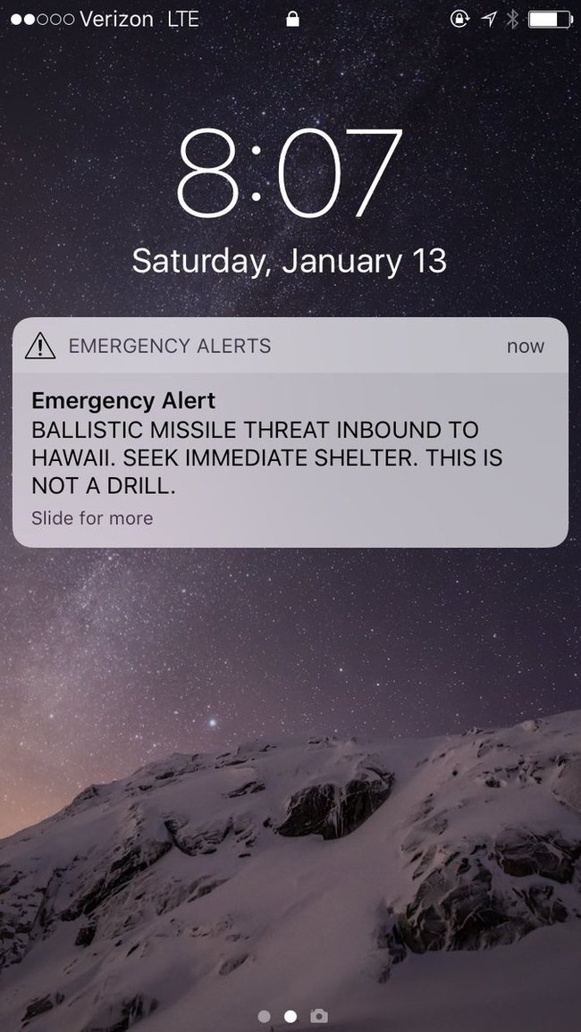 Evacuation begins in Hawaii after mistaken report of missile attack - Oddities, Army, Hawaii, Туристы, Resort, USA, Curiosity, Mobile phones, Longpost