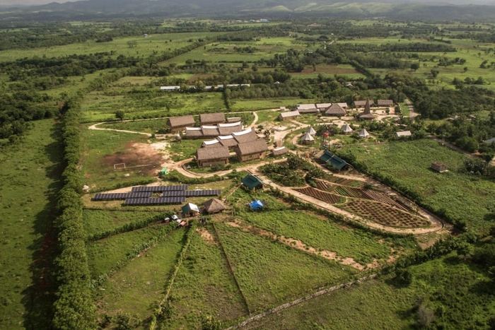 Eco school on the island of Sumba. - My, Asia, Travels, Indonesia, School, Video, Longpost