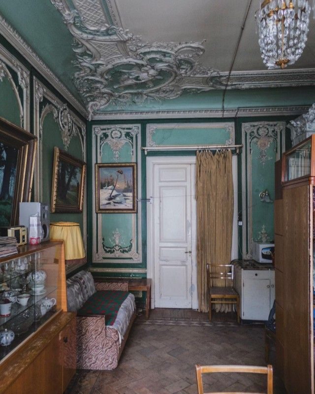 The beauty and horror of St. Petersburg communal apartments. - Saint Petersburg, Communal, Devastation, Longpost