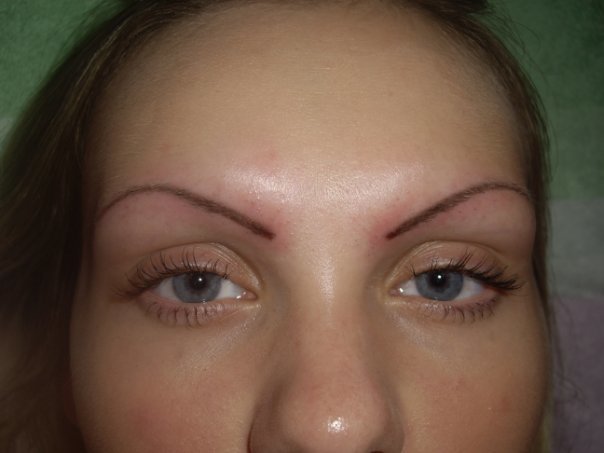 Crescent eyebrow… - Brows, Trend, Fashion, Horror, Girls, Text, Longpost