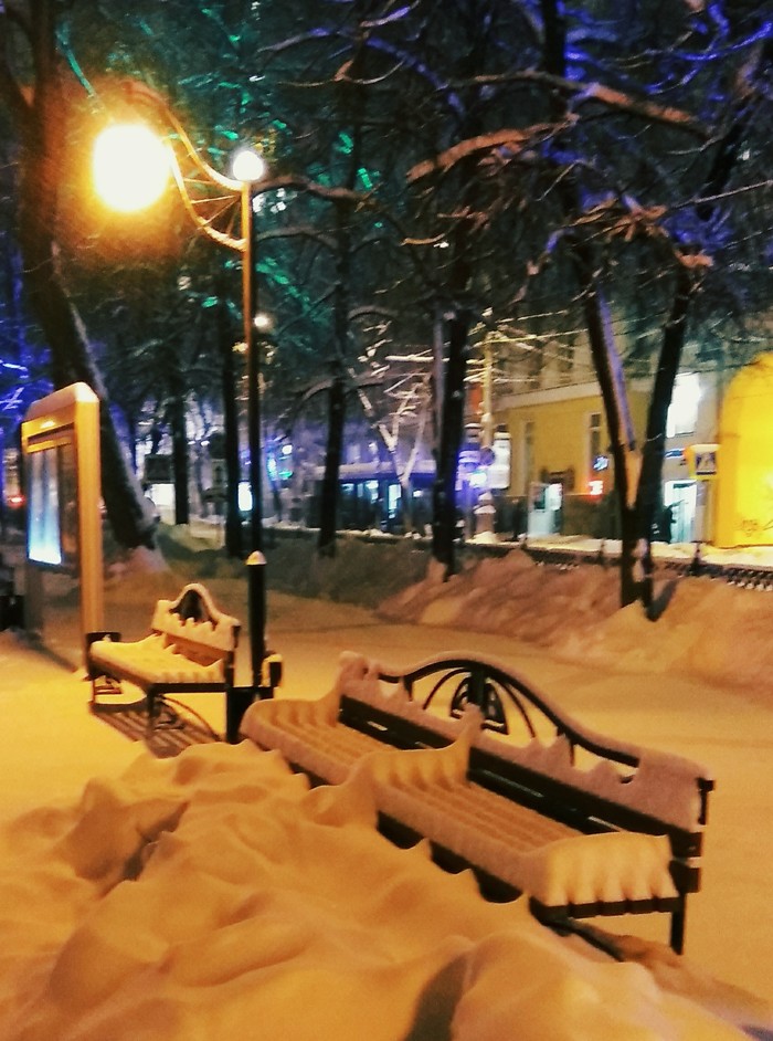 Night, street, lantern, pharmacy ... - My, Block, Poems, Evening, Voronezh, Lamp, Winter, Snow, Square