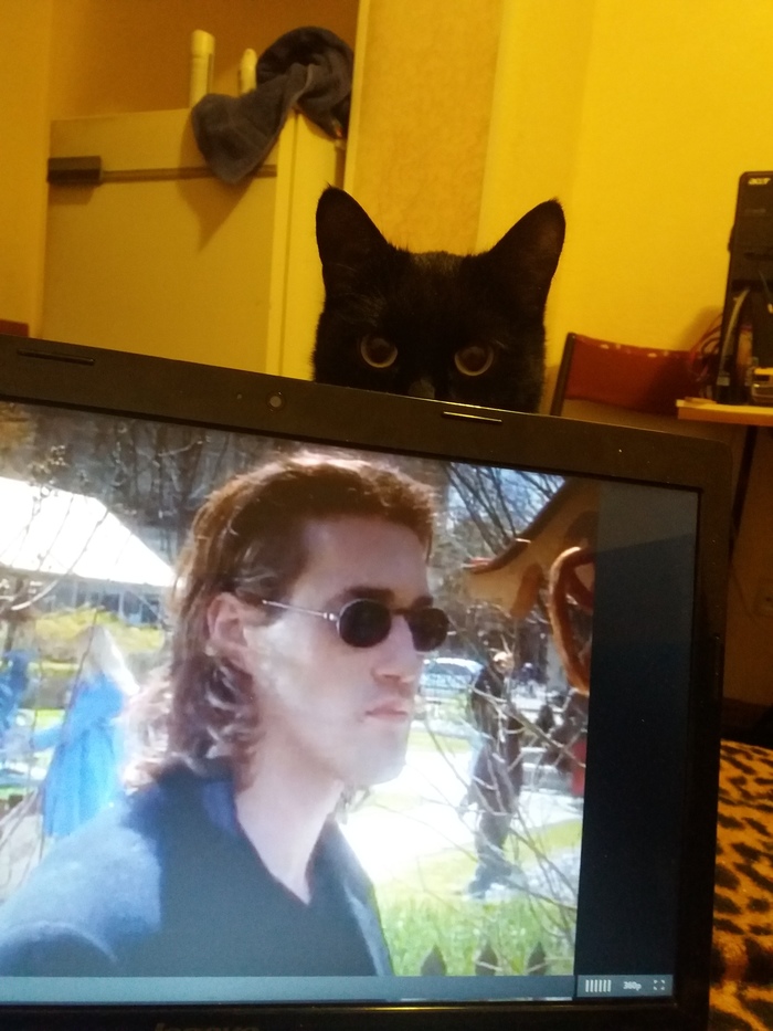 Я слежу за тобой, ничтожество.