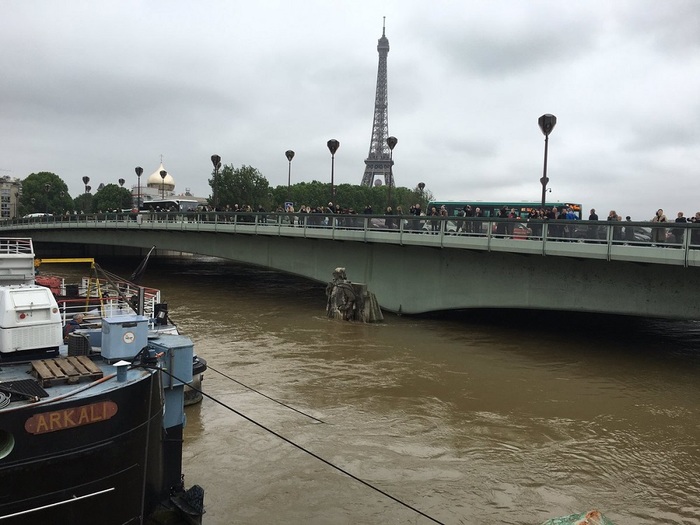 Le Jeupe - Flood, From Paris with love, Longpost