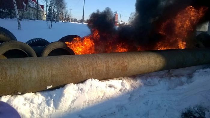 In Kemerovo, 10 kilometers of water conduit froze. Trying to warm up with car tires - My, Kemerovo, Water pipes, freezing, Crash, Black list, Kemerovo region - Kuzbass, Video, Longpost