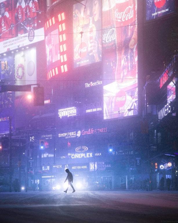 This photo of Toronto looks like a scene from the movie Blade Runner. - The photo, Toronto, Canada, Frame, Blade runner, Reddit