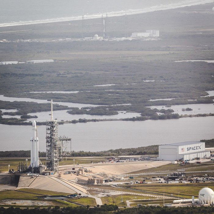 Falcon Heavy  Falcon 9   . , , , , 