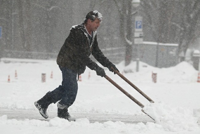 Dear wipers - My, Street cleaner, Work, Snowfall, Shovel