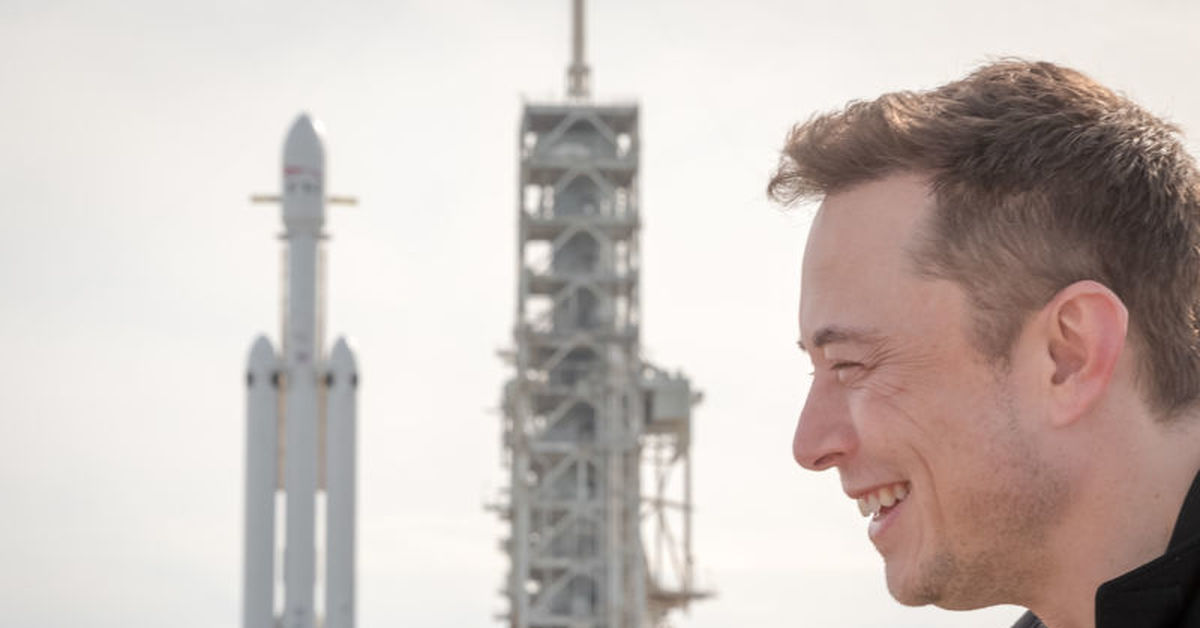 Илон маск грядет что то. Илон Маск. Илон Маск Falcon Heavy. Илон Маск Спейс Икс. Elon Musk Space x.