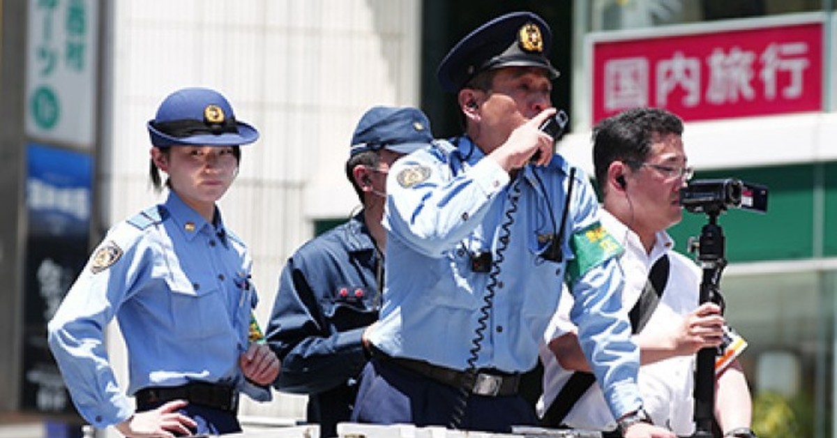 Полиция токио 3. Полиция Токио. Японский полицейский. Полиция Японии. Полицейские в Японии.
