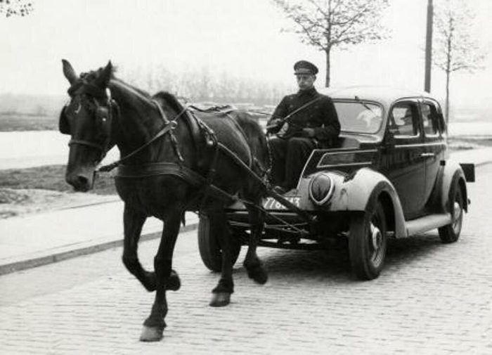 Hybrid Vehicle Technology in the 1940s - Auto, Horses