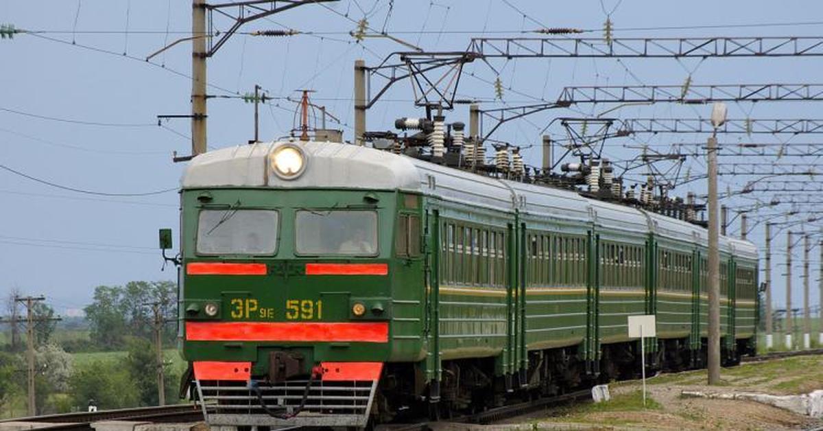 Электрички калачинск татарская. Эр9 электропоезд. Эр9м РЖД. Электричка эр9п. Эр9 10.
