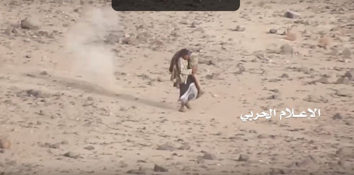 Спасение раненого товарища