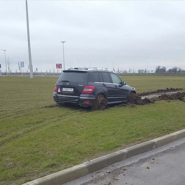 When I bought a Mercedes, but there was no money left for parking - Rostov-on-Don, Platov, The airport, Bravery and stupidity, Parking, Motorists, Mercedes, Video, Longpost