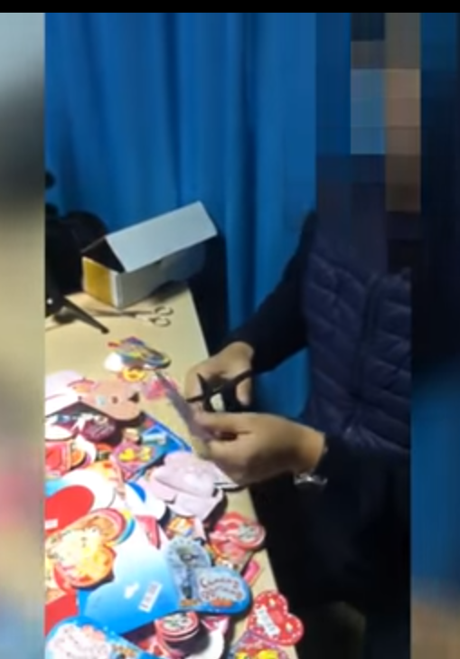 Offended resident of Aktobe bought and cut Valentine cards - Valentine's Day, Anger, Resentment, 