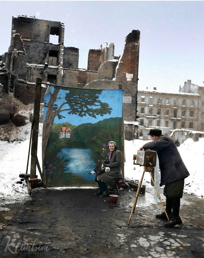 Street photographer, Warsaw, 1946 - Warsaw, Photographer, Story