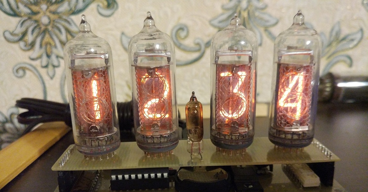 Ин 14. Часы Элиза ин 14. Nixie Clock matvey6191. Часы на лампах ин-14 Элиза. Часы Элиза ин 14 габариты.