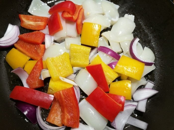 Салат с кальмаром, перцем и прочим. еда, кулинария, длиннопост, рецепт, салат, кальмар, готовка