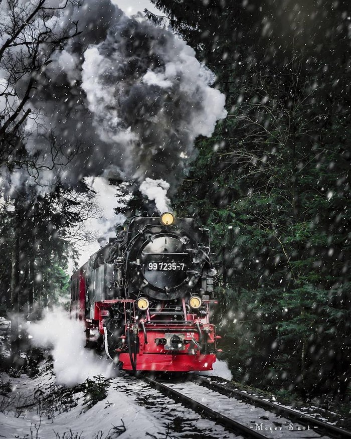 The train in the Harz in winter is an incredible sight! - The photo, A train, Harz, Germany