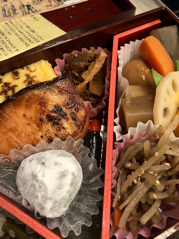 What do they eat at the train station in Tokyo. - Japan, Railway station, Longpost, Fast food, The photo