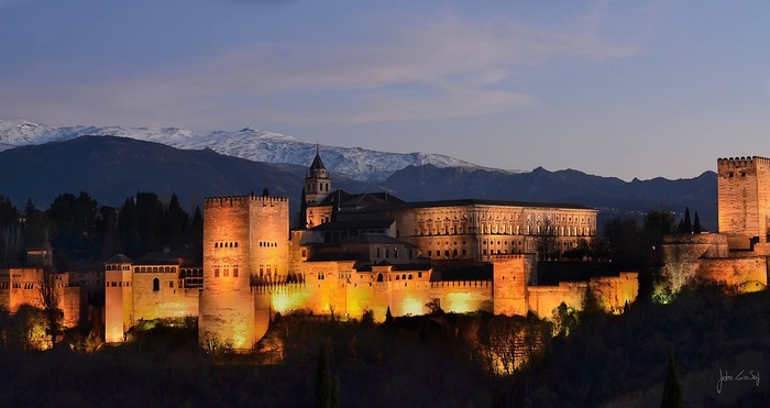 . . Alhambra,  - - 