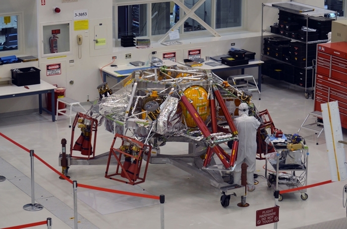 The key stage of the assembly of the next generation NASA rover has begun 03/16/2018 - Space, Mars, Rover, Rover, Apparatus, Motion