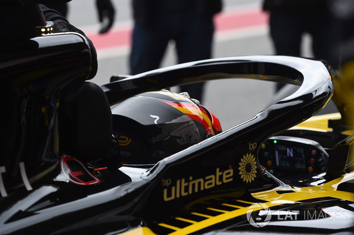 Renault F1 decided to improve the aerodynamics of the car with a small revision of the pilot's helmet. - Formula 1, Sport, Автоспорт, Auto, Technics, Interesting, The photo, Aerodynamics