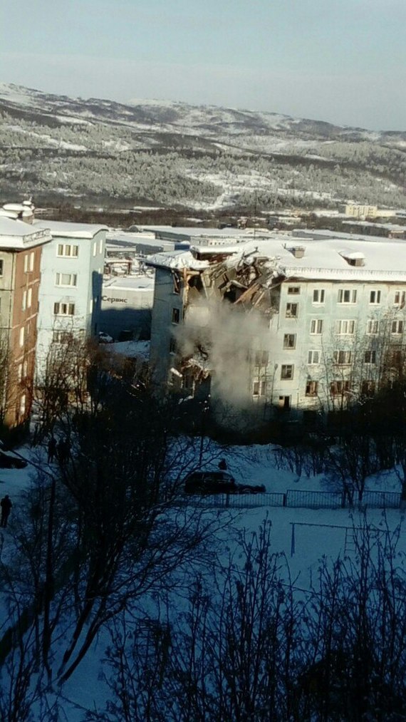 A FIVE-STOREY HOUSE COLLAPSE IN MURMANSK DUE TO A GAS EXPLOSION: THERE ARE VICTIMS - Murmansk, Explosion, Gas, Gas explosion, Longpost, Negative