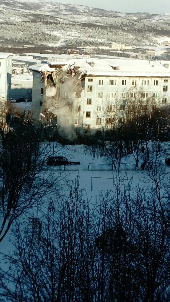 A FIVE-STOREY HOUSE COLLAPSE IN MURMANSK DUE TO A GAS EXPLOSION: THERE ARE VICTIMS - Murmansk, Explosion, Gas, Gas explosion, Longpost, Negative