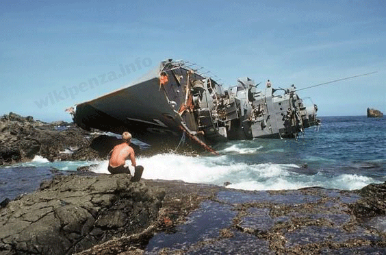 Сфоткал любимого пока он спит... люблю его
 - Корабль, Море, ВМФ, Лодка