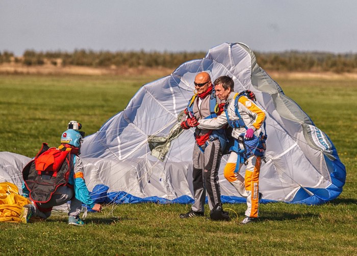 Как прыгнуть с парашютом или записки плохого продажника Длиннопост, Прыжок с парашютом, Работа