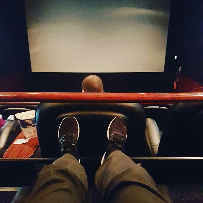 The Briton died, stuck in a cinema chair. - Cinema, Death