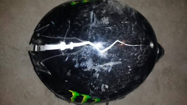 Broke helmet (brother's helmet) - Helmet, Moto, Feces