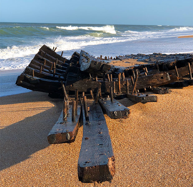 The wreckage of an 18th-century ship washed up on the coast of Florida - USA, Ship, Find, Longpost, Florida, The photo