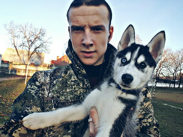 The photo of a Syrian teenager who traveled 500 km to Greece did not leave his beloved husky puppy quickly spread around the world. - Husky, People, Dog, Friend, Person, Longpost