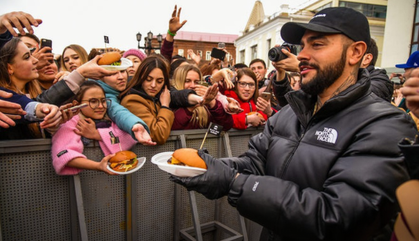 Residents of Ufa staged a stampede because of Timati's burgers - Timati, Burger, Where are we heading?