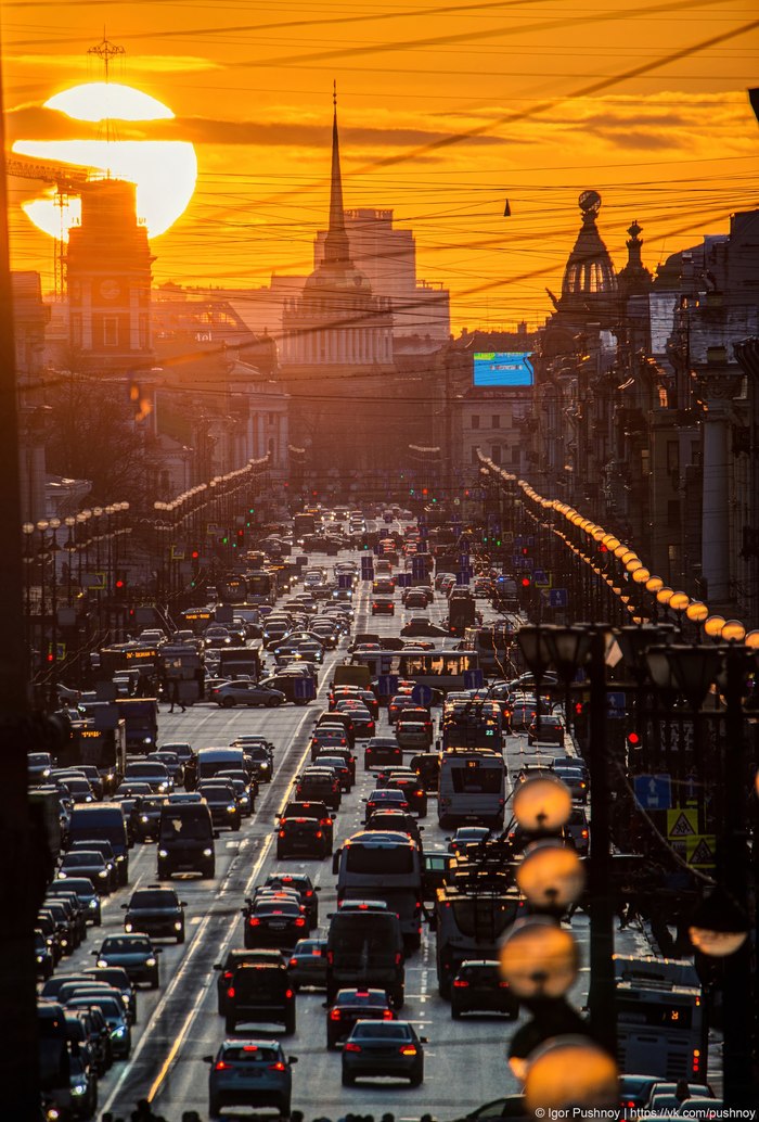 An unusual phenomenon in the sky of St. Petersburg! - Saint Petersburg, Nevsky Prospect, Admiralty, , The photo