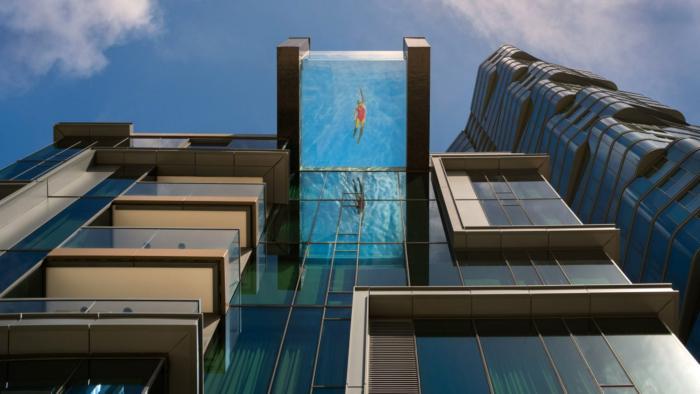 SCB tower in Honolulu - Tower, Swimming pool, Girls, Water, Honolulu