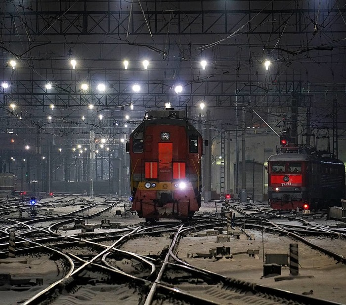 Маневровый по зиме еще.