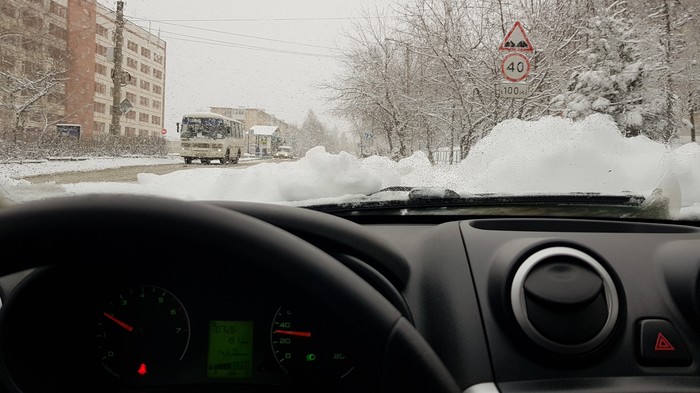 Когда выложил щетку для снега, а на Урале весна. - Весна, Моё, Снег, Урал