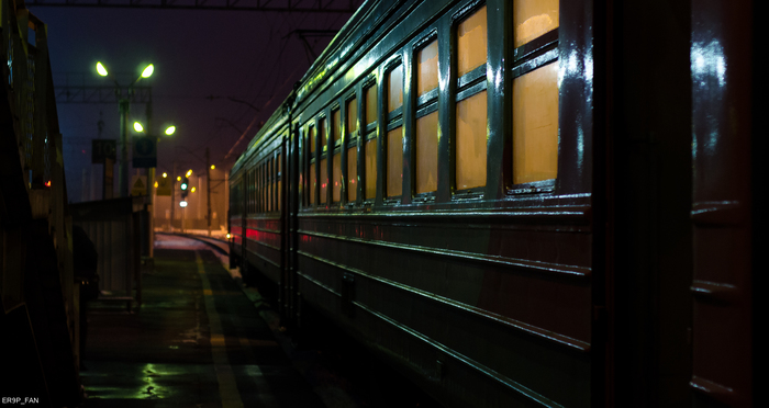 Evening atmosphere of an electric train with BMO. - My, , Bekasovo, Russian Railways, Er2r, Train, Lamp character, Evening