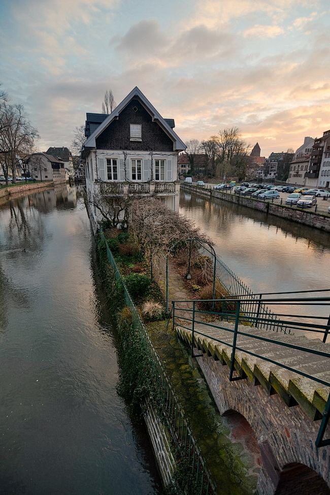 House in the middle of the river in Strasbourg - House, River, Longpost