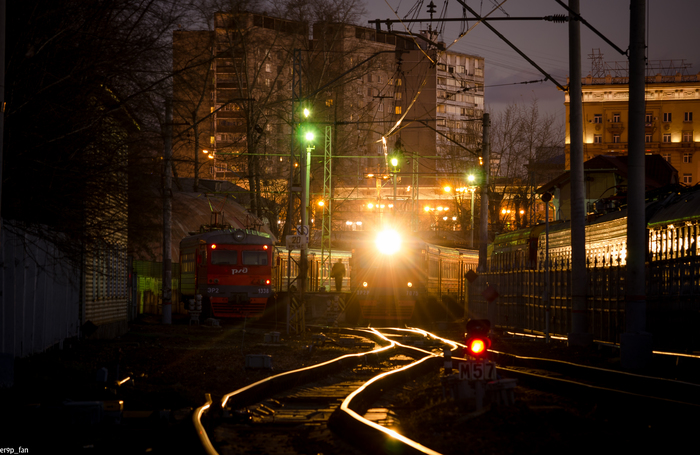 Evening. - My, Er2, Er2r, Russian Railways, Moscow, Lamp character, Train, 