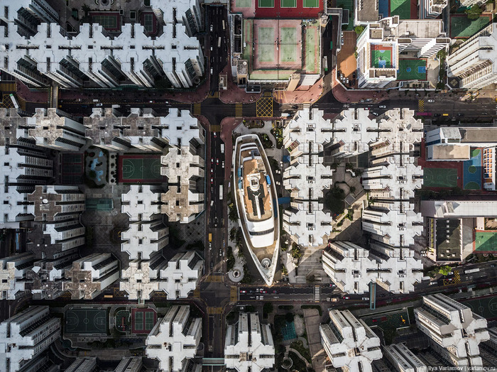 Yacht in the middle of buildings - Yacht, Hong Kong, Shopping center, Interesting, Longpost