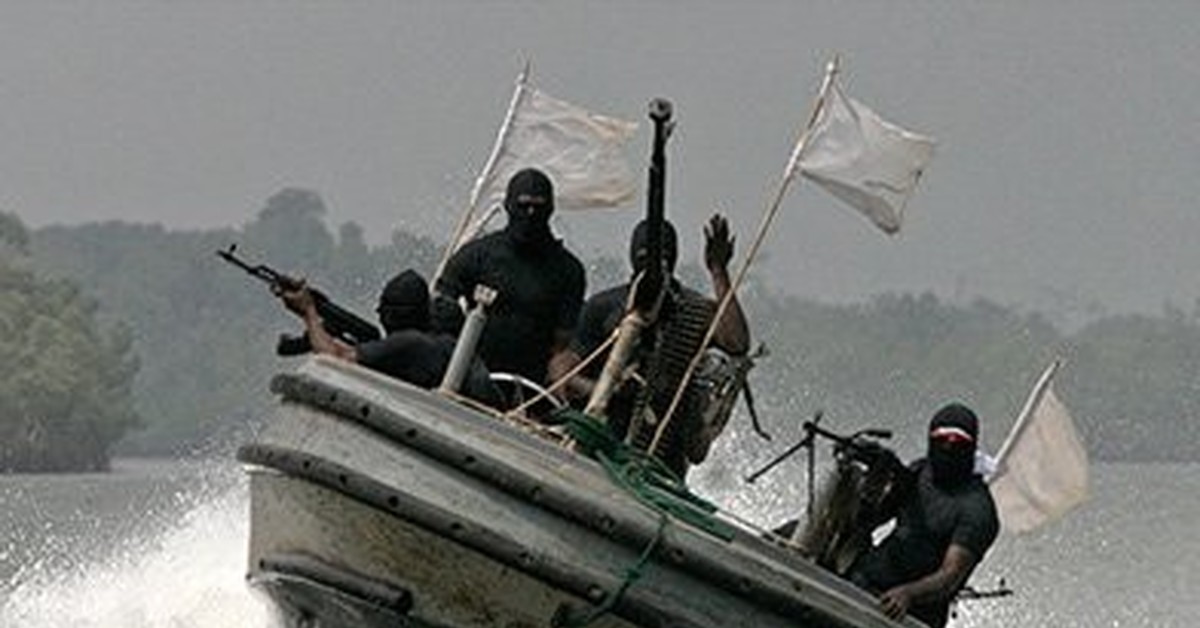 Нападение на судно. Сомалийские пираты 2008. Сомалийские пираты захват судна. Сомалийские пираты Капитан Филлипс.