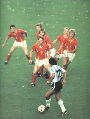 How they defended themselves against Maradona, 1982. - Football, Diego Maradona, Sport