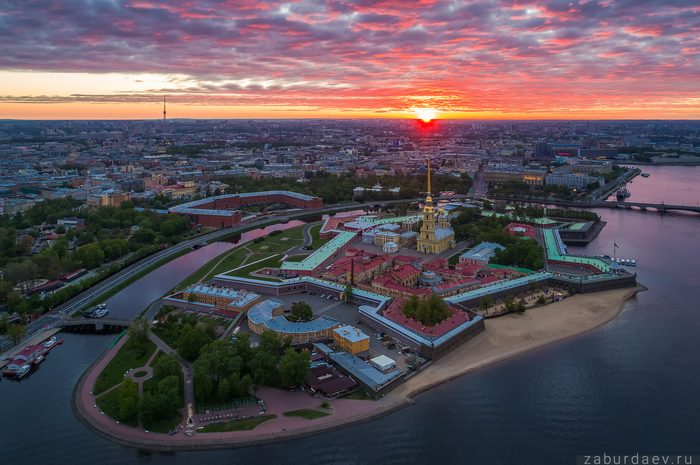 Петропавловская крепость .