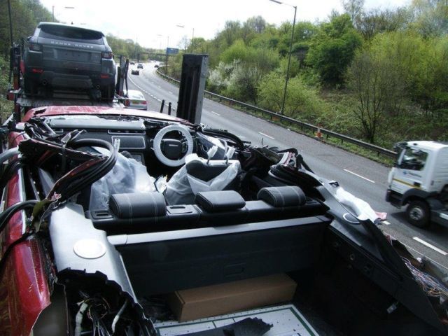 In the UK, the new Range Rover turned into a convertible - Range rover, Crash, Longpost, Auto transporter